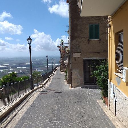 La Casa Di Lina Apartment Sezze Exterior photo